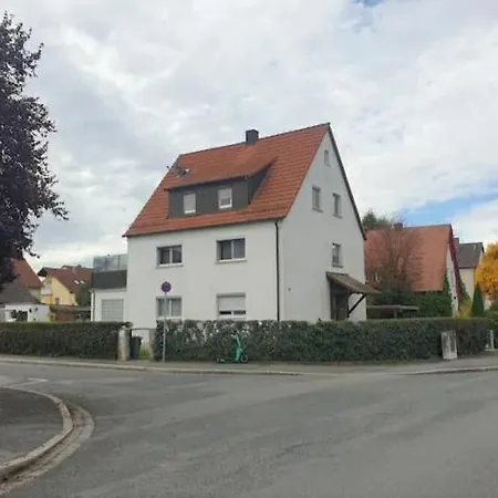 Rk79 Mit 4 Zimmer, Garten Und Pool Naehe Klinikum U-bahn & S-bahn Zum Messegelaende Nuernberg