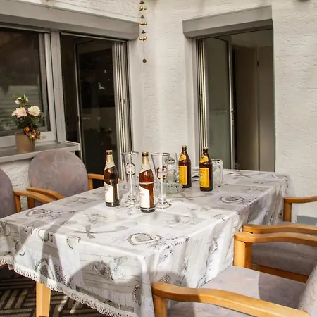 Rk79 Mit 4 Zimmer, Garten Und Pool Naehe Klinikum U-bahn & S-bahn Zum Messegelaende Nuernberg Apartamento Fürth