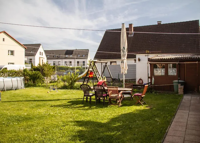 Rk79 Mit 4 Zimmer, Garten Und Pool Naehe Klinikum U-bahn & S-bahn Zum Messegelaende Nuernberg